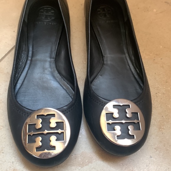 Tory Burch black leather flats size 8.5 gently used - Picture 10 of 14